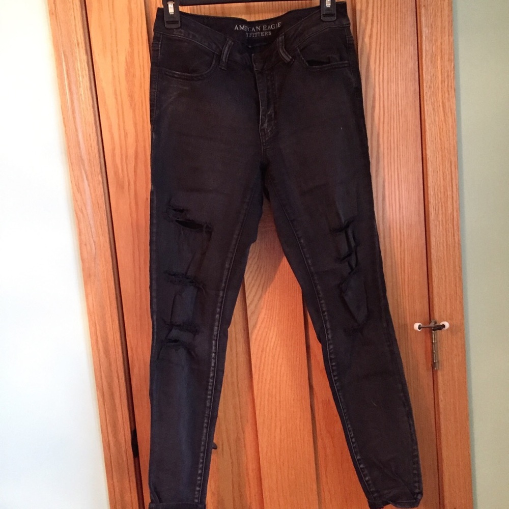 AMERICAN EAGLE Ripped Black Skinny Jeans